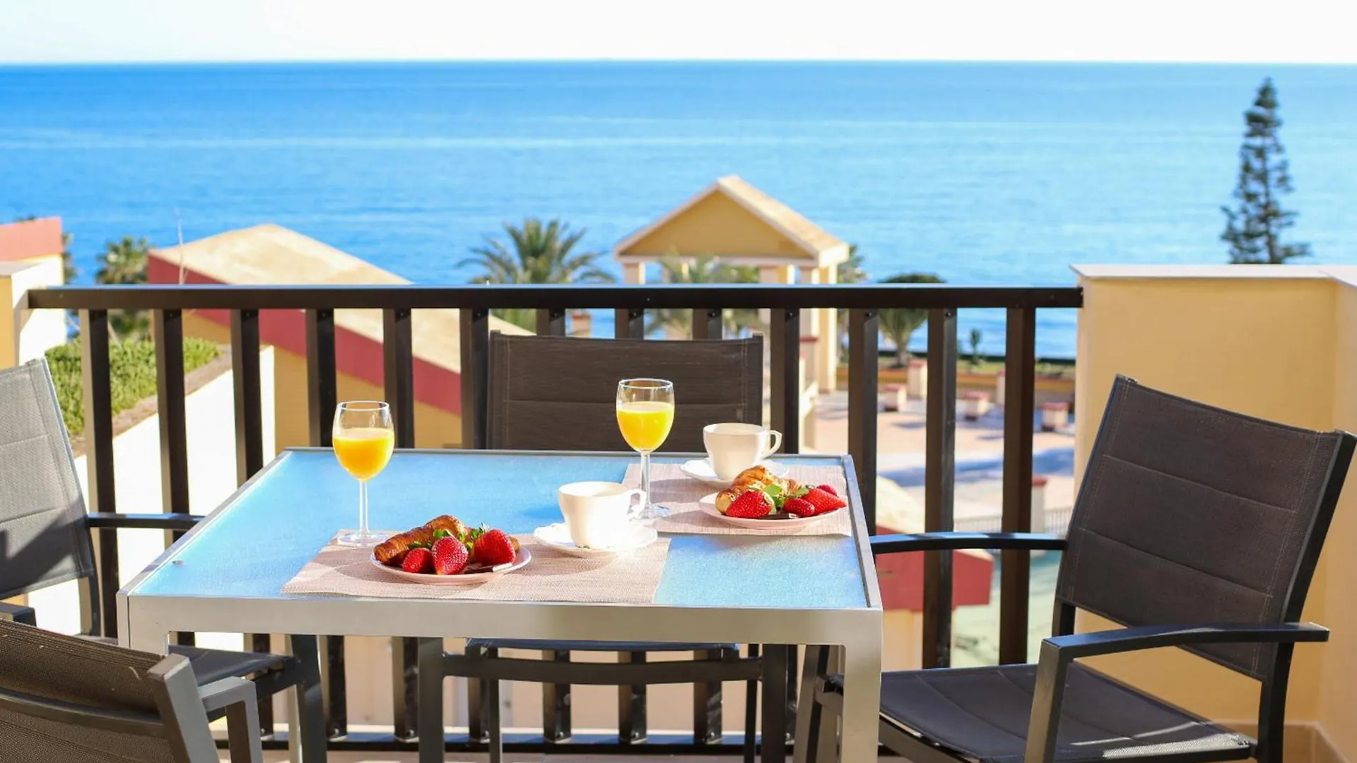 Romana Playa Apartment By The Beach Marbella