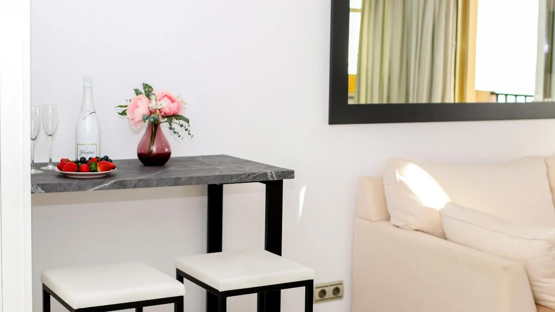 Romana Playa Apartment By The Beach Marbella