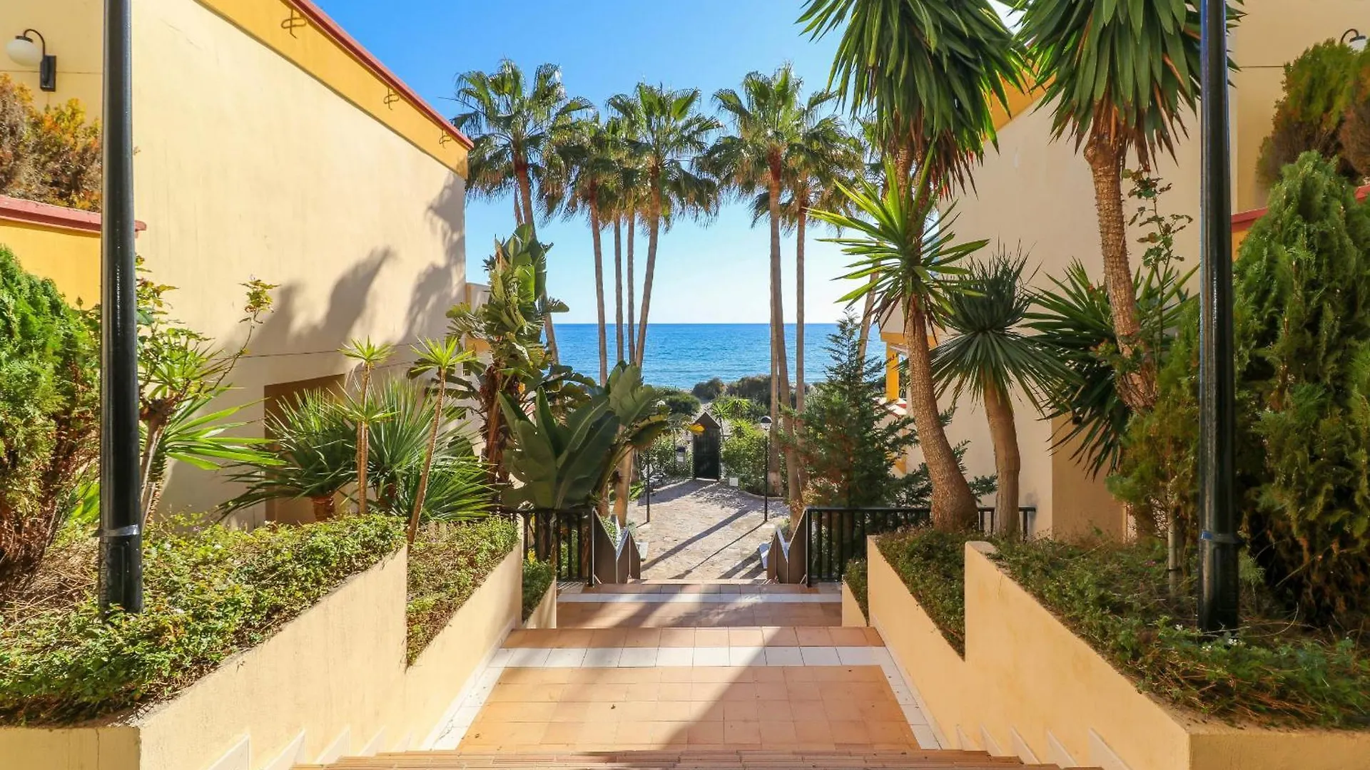 Romana Playa Apartment By The Beach Marbella