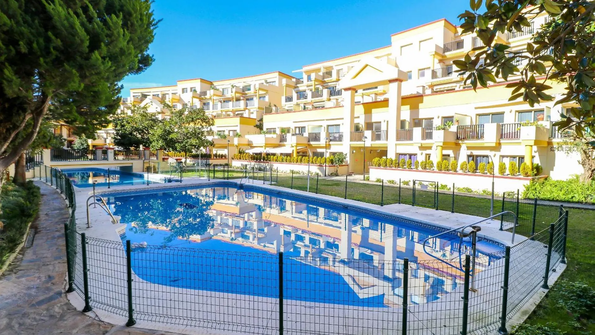 Romana Playa Apartment By The Beach Marbella