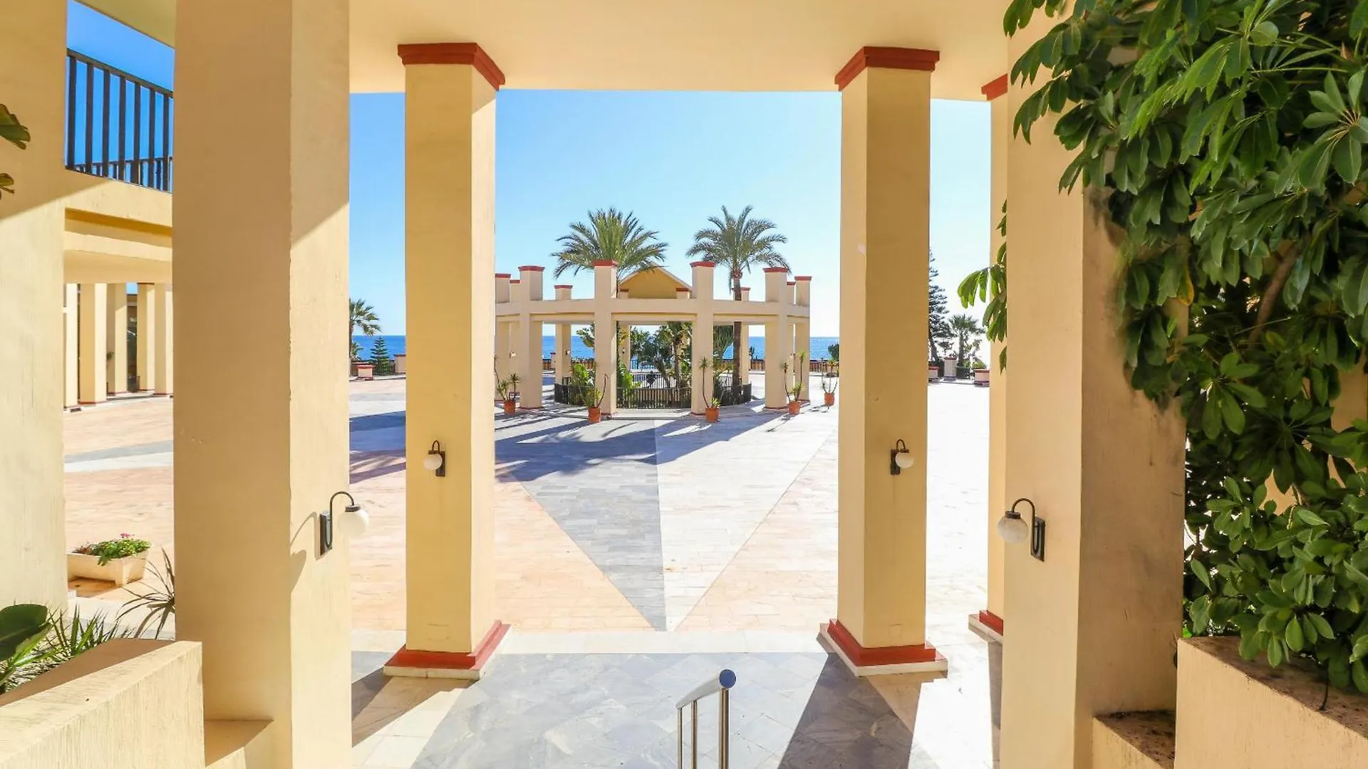 Romana Playa Apartment By The Beach ماربيا إسبانيا