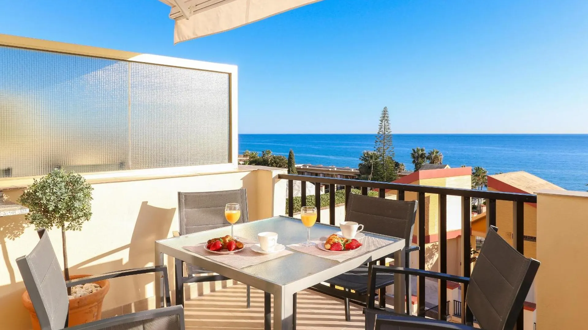 Romana Playa Apartment By The Beach ماربيا 0*,  إسبانيا