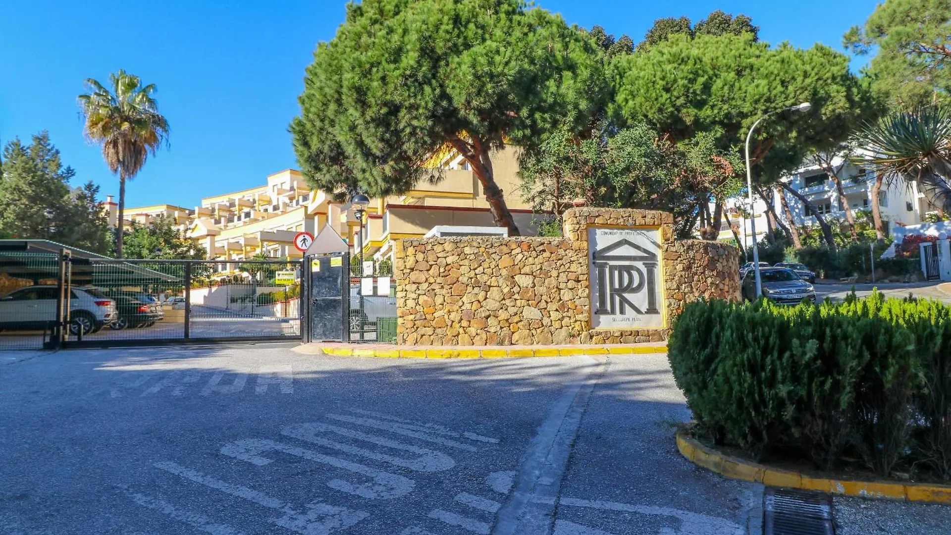 Romana Playa Apartment By The Beach ماربيا إسبانيا